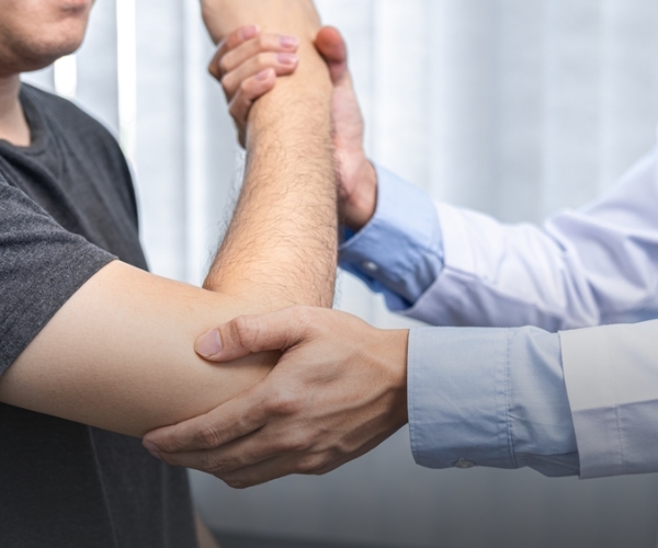 Don’t wait for swollen fingers before seeking help for arthritis