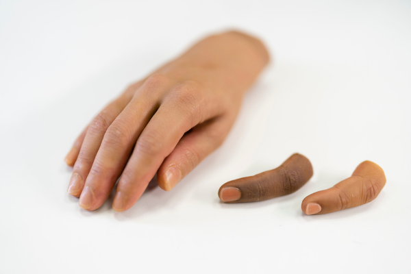 Silicone finger prosthesis